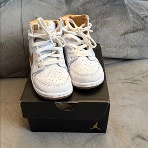 Jordan’s. As of now box not included. I’ll try to locate box for shipment.